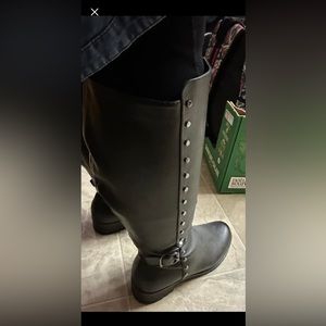 Pennington’s wide calf - 10w